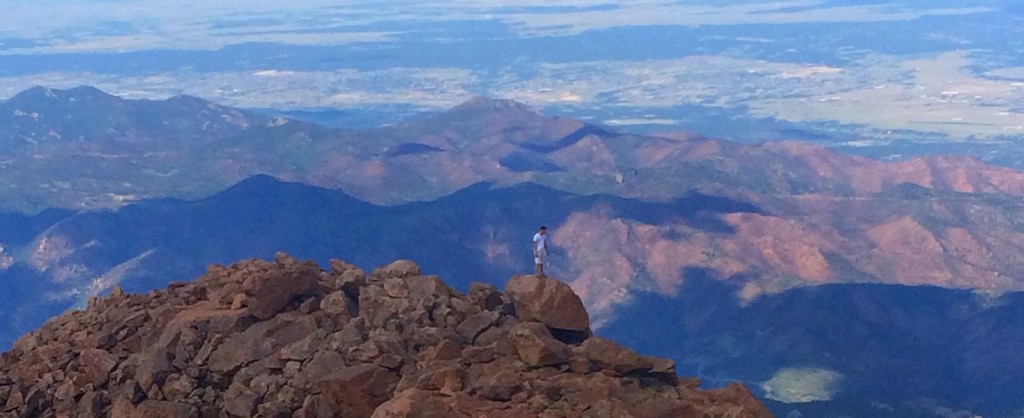 hiking-pikes-peak-colorado